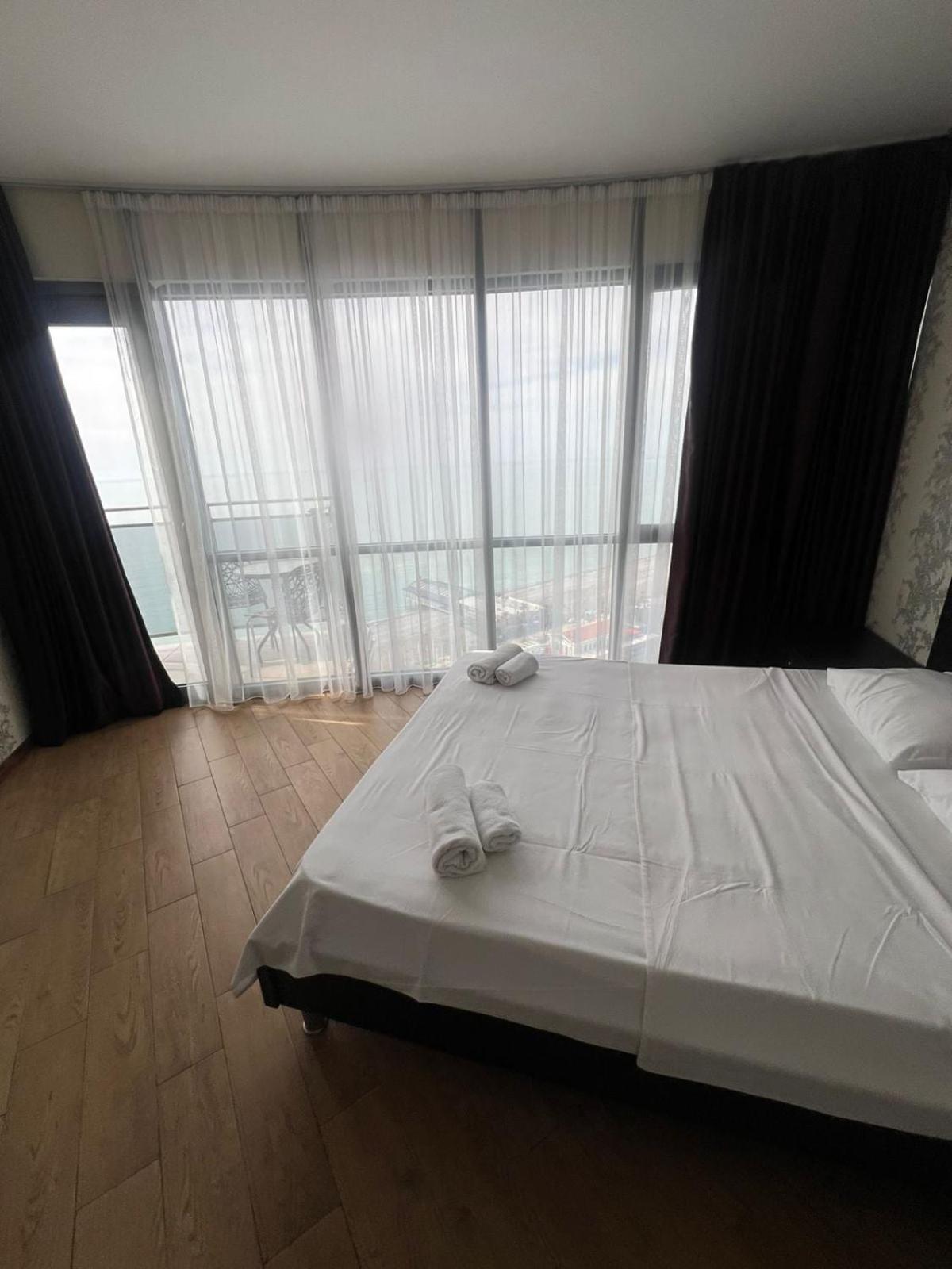 Seaview Panoramic Apartments Orbi Sea Towers Batumi Kültér fotó